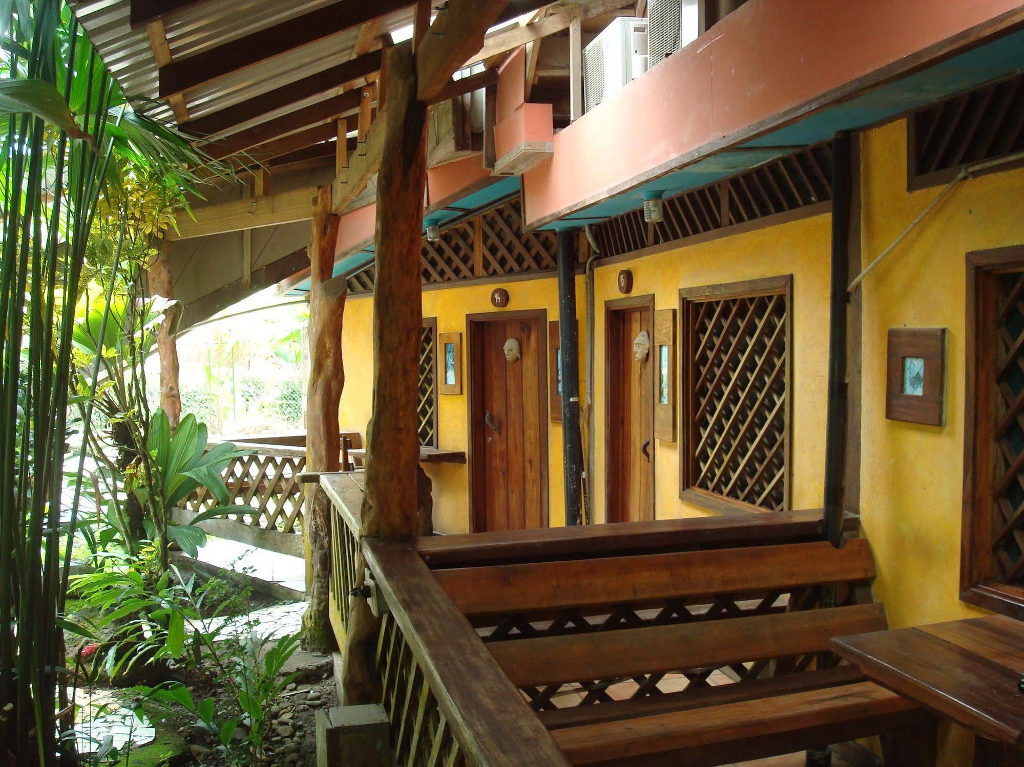 Playa Negra Brewing Beachfront Hotel Puerto Viejo de Talamanca Zewnętrze zdjęcie